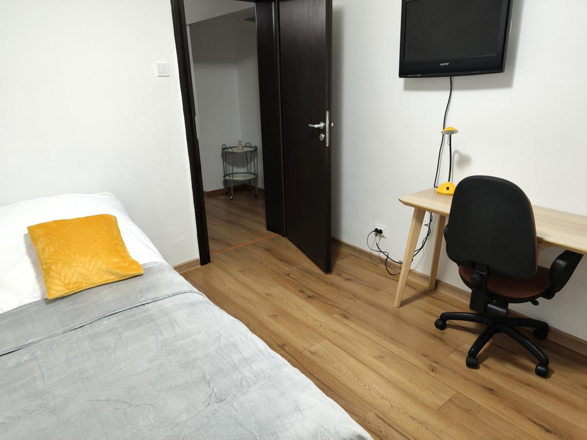 Platinum Apartment - Apartament Cu 3 Camere, 2 Dormitoare, 2 Bai, Bucatarie Complet Utilata, 2 Balcoane Bucharest Exterior photo