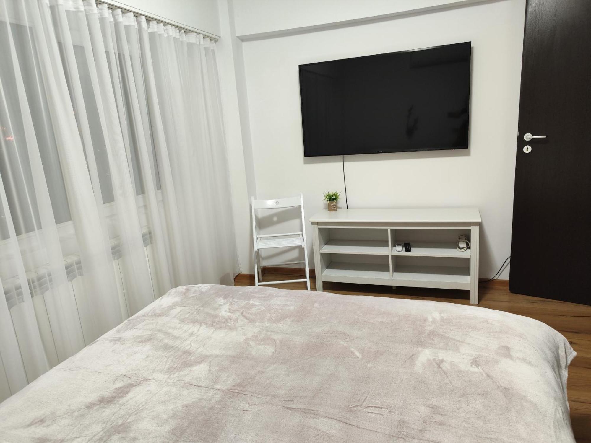Platinum Apartment - Apartament Cu 3 Camere, 2 Dormitoare, 2 Bai, Bucatarie Complet Utilata, 2 Balcoane Bucharest Exterior photo