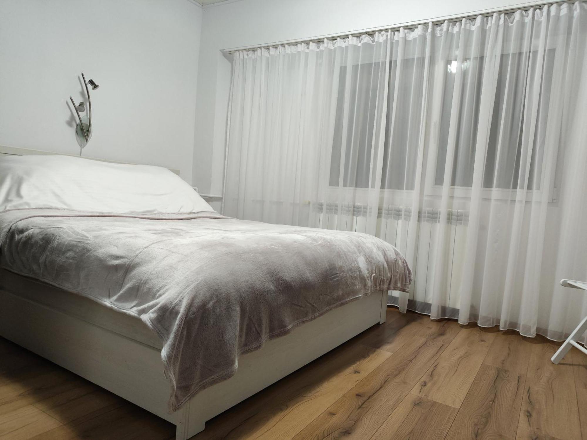 Platinum Apartment - Apartament Cu 3 Camere, 2 Dormitoare, 2 Bai, Bucatarie Complet Utilata, 2 Balcoane Bucharest Exterior photo
